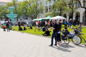 Demo vor der Uni Demo vor der Uni