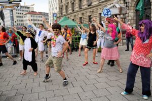 Stayin’ Alive - eine tolle Tanzperformance Stayin’ Alive - eine tolle Tanzperformance