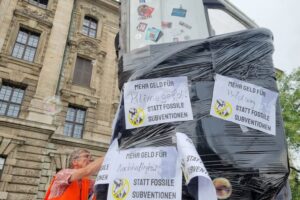 Der Autoeater wird in "Ölfolie" gepackt Der Autoeater wird in "Ölfolie" gepackt